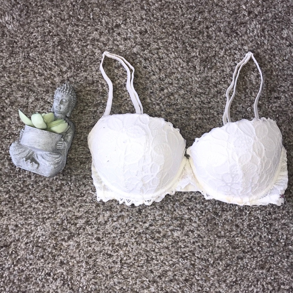 Victoria’s Secret PINK White Date Push-Up Bra